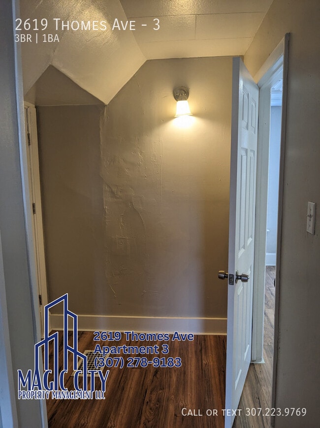Building Photo - 2619 Thomes Ave