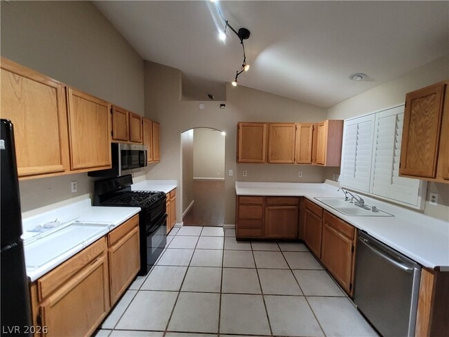 Building Photo - 2458 Color Canyon Way
