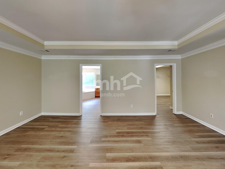 Building Photo - 319 Forest Bend Dr