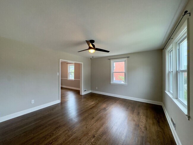 Building Photo - 205 Sipple Ave