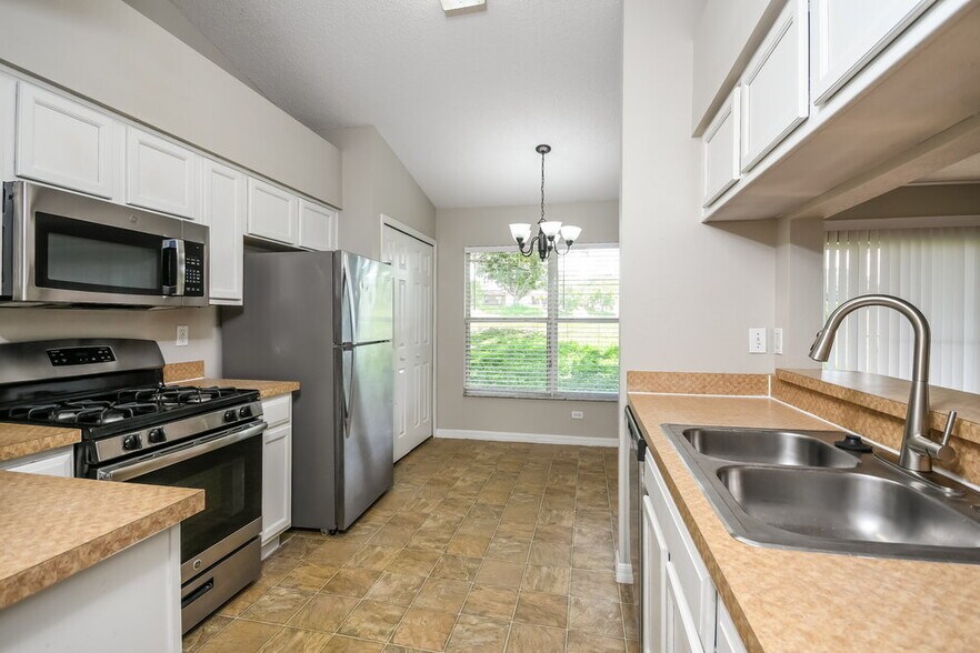 Building Photo - 11708 Foxglove Dr