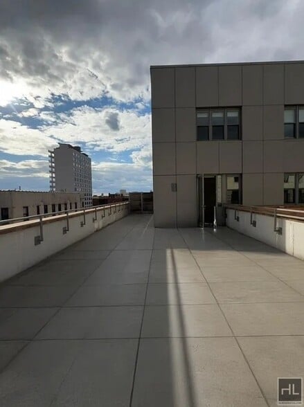 Building Photo - 310 Clarkson Ave