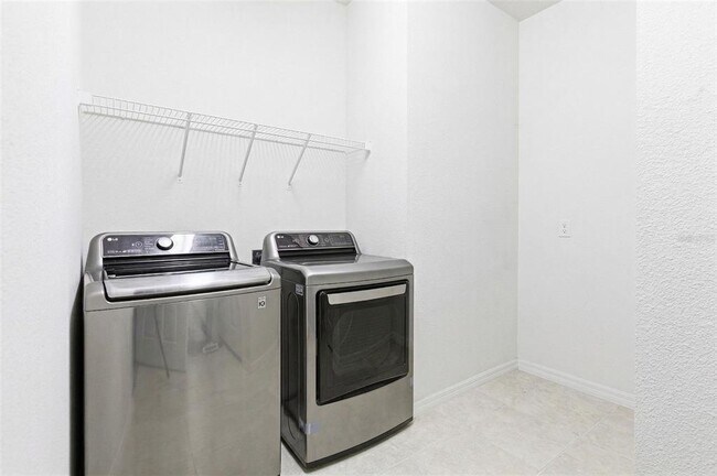 Building Photo - 5303 Levana St