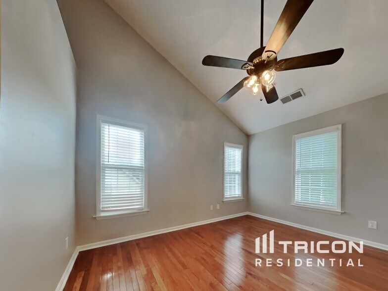 Building Photo - 1512 Ballard Ct