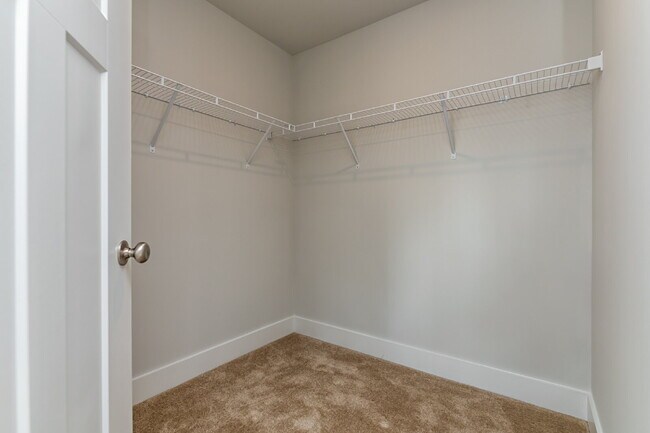 Building Photo - Elegant 3 Bedroom 2.5 Bathroom Townhome Near Downtown Greenville $1,850/mo rent