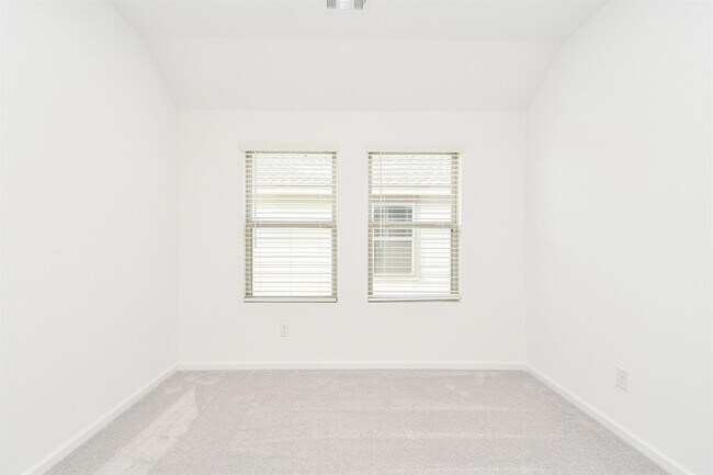Building Photo - 5459 Holly Hvn Ct