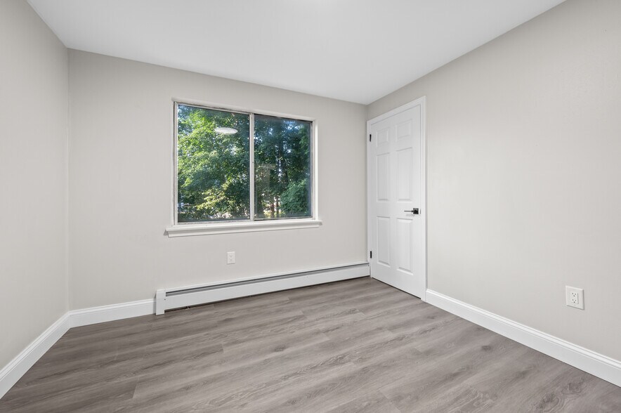 Building Photo - 60 Church St