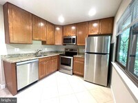 Building Photo - 2661 Glengyle Dr
