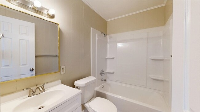 Building Photo - 208 Lynn Dr