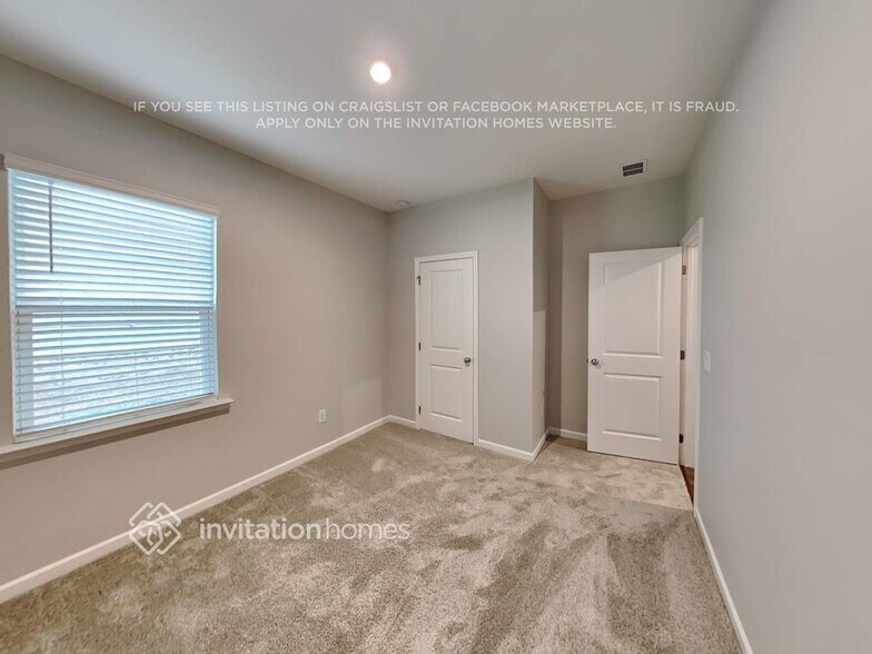 Building Photo - 4074 Ferris Ln