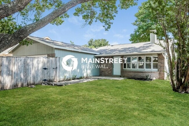 Building Photo - 3 Bedroom Pet-Friendly Home in Plano, TX with Main Street Renewal