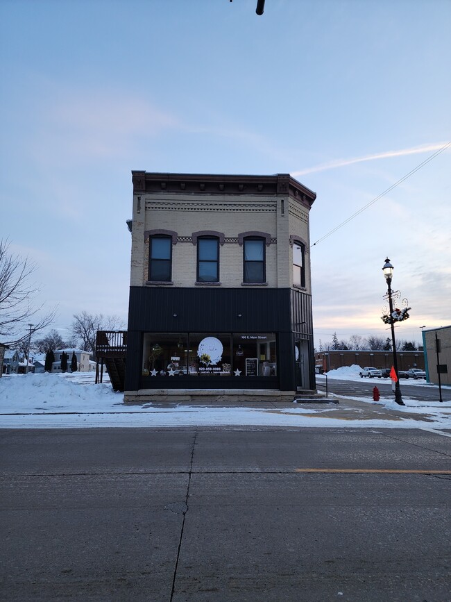 Building Photo - 110 S Webster Ave