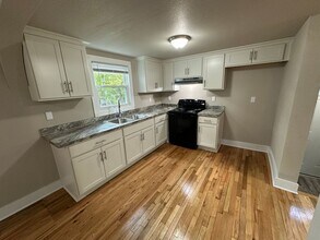 Building Photo - Renovated 2BR/1BA Rent to Own Home with Dr...