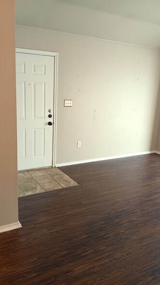 Front Entry - 3113 Inglewood St