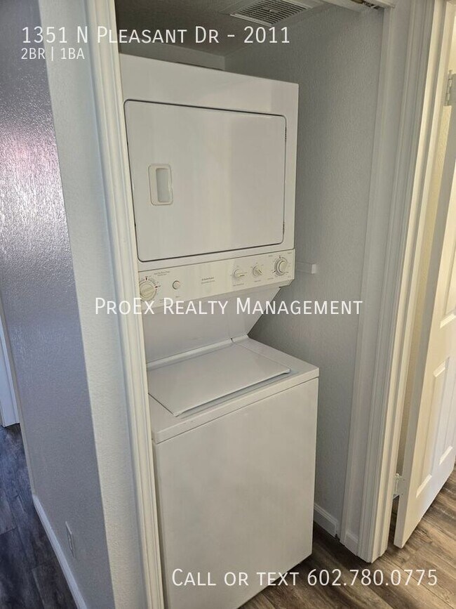 Building Photo - 1351 N Pleasant Dr