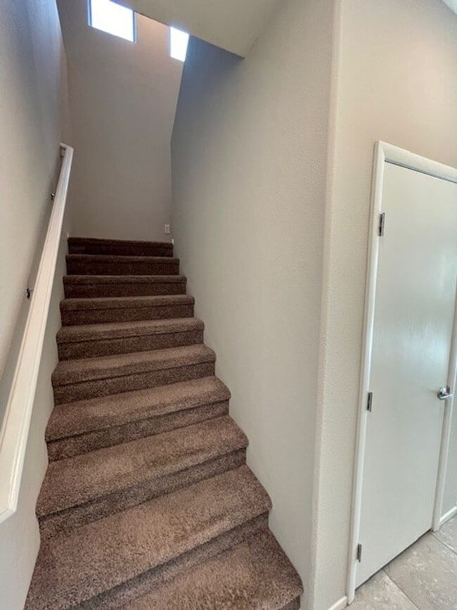 Building Photo - Beautiful South West Home-Coming Soon-8/21/26!