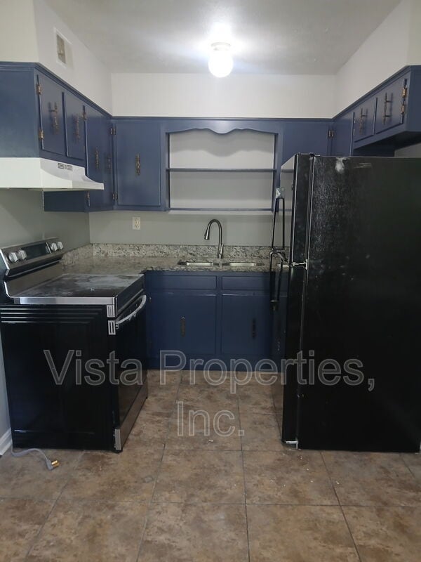 Building Photo - 3612 Hillcross Dr