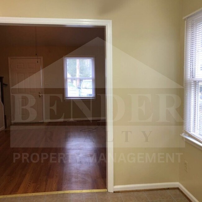 Building Photo - Duplex in the City