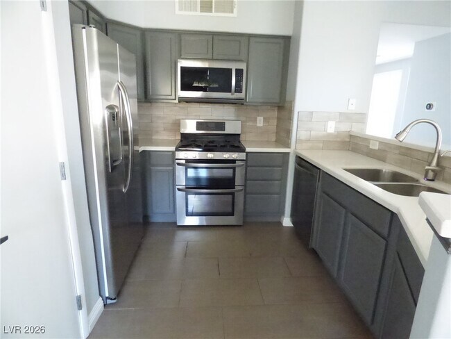 Building Photo - 50 Aura de Blanco St