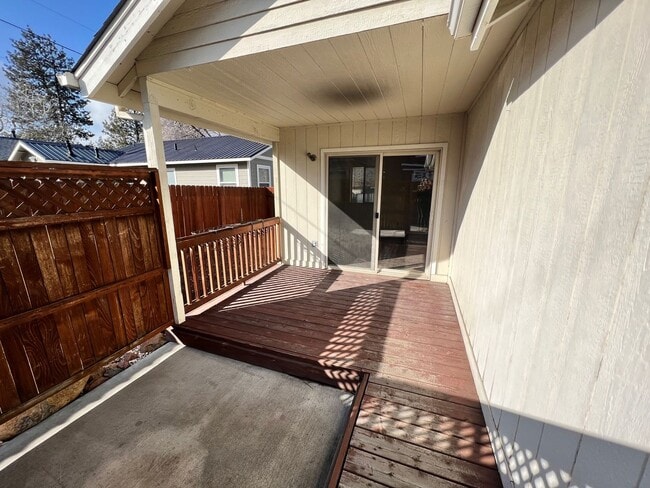 Building Photo - Three Bedroom House on Bend's West Side with RV Parking