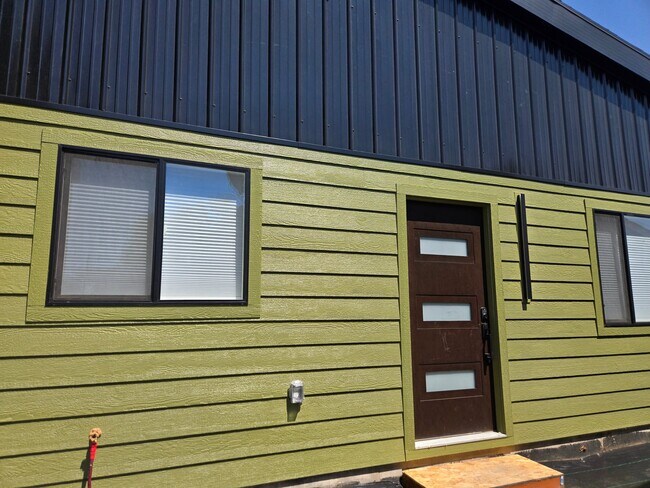 Building Photo - 1130 Taffeta Dr