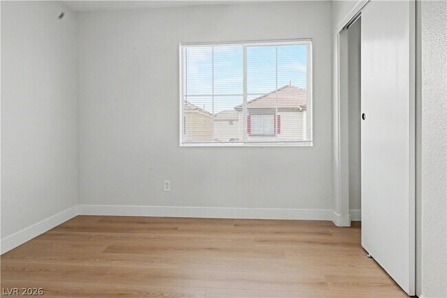Building Photo - 5162 Paradise Skies Ave