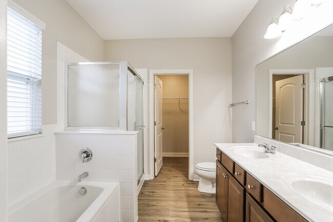 Building Photo - 6048 Shreven Dr