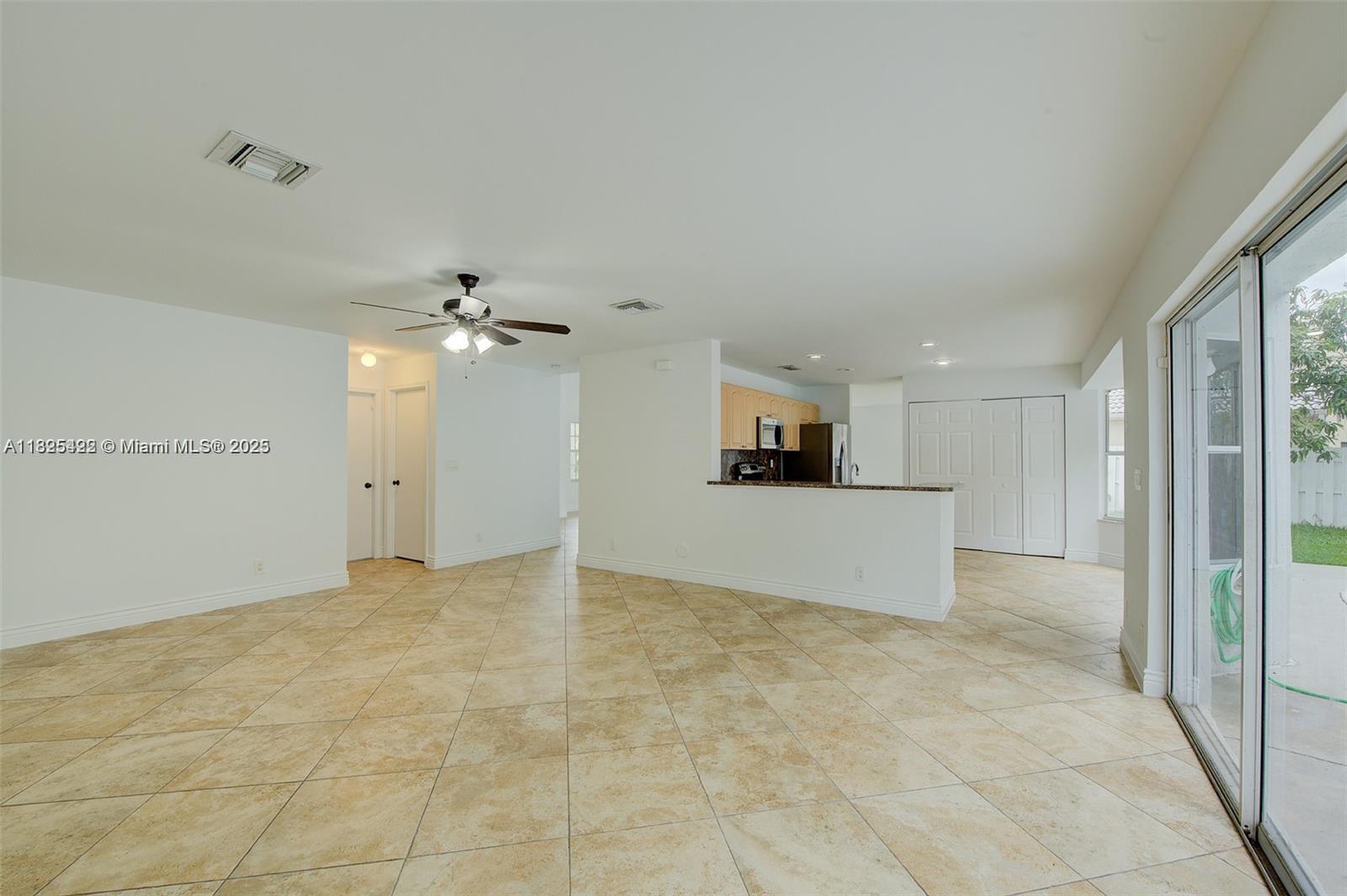 Building Photo - 1127 SW 104th Way