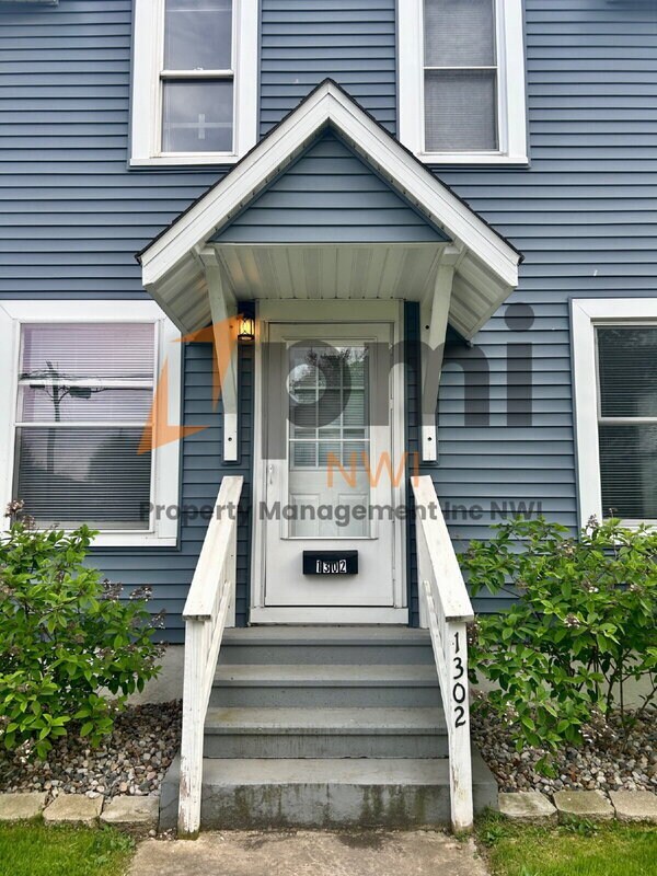 Building Photo - 1302 2nd St