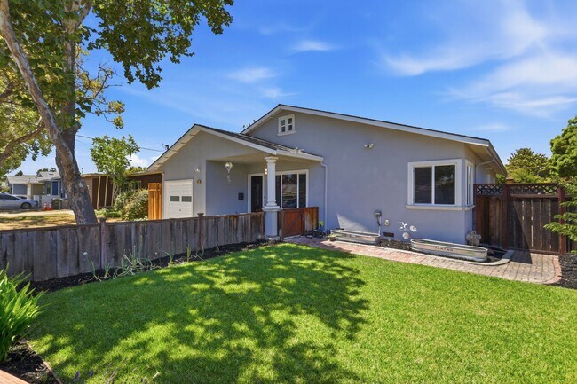Building Photo - Wow! What a Great Home! Available Soon!