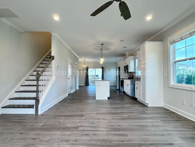 Building Photo - 4732 Siddons Dr