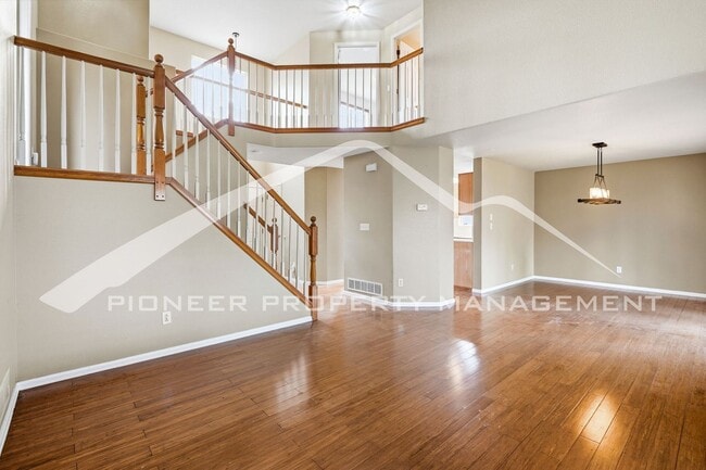 Building Photo - Spacious Home with Central AC and Fenced Yard
