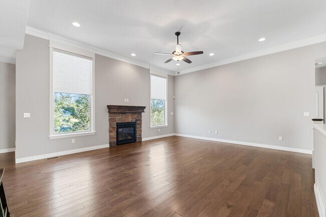 Building Photo - 1605 Labrador Dr