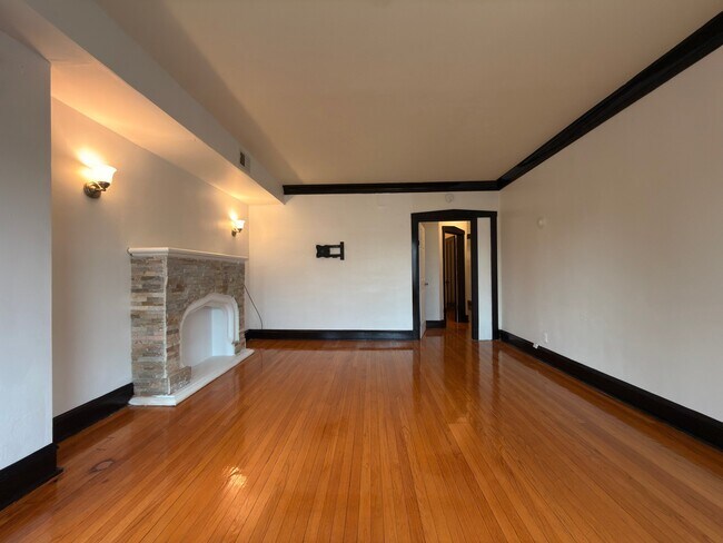 Building Photo - 7744 S Jeffery Blvd