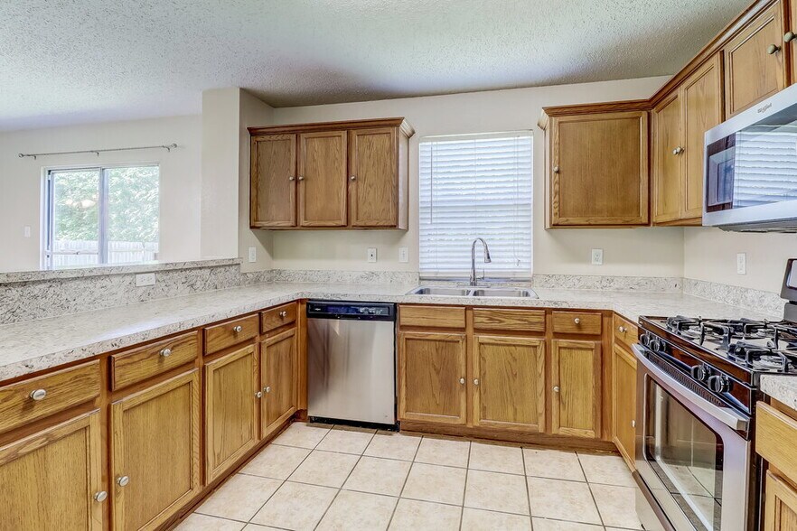 Building Photo - 7606 Tin Cup Dr