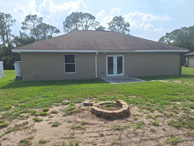 Building Photo - 3/2 Annual Rental Near Atwater Elementary School