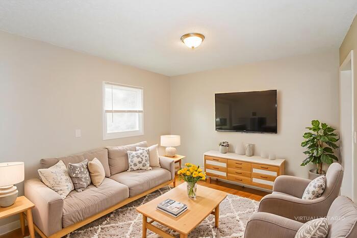 Building Photo - 3935 Crouch Dr