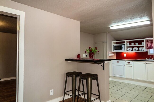 Building Photo - 1312 Pine St