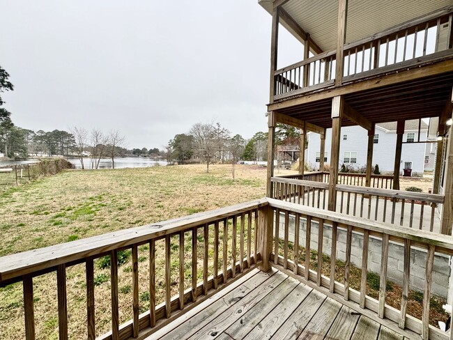 Building Photo - Waterfront 5 Bedroom 3 1/2 Bath Home on th...