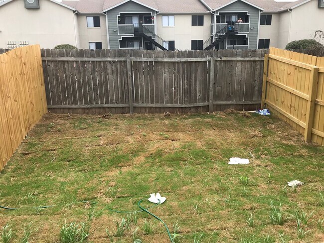 Building Photo - Townhome for rent