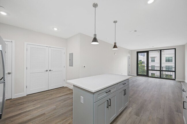 Interior Photo - 357 South