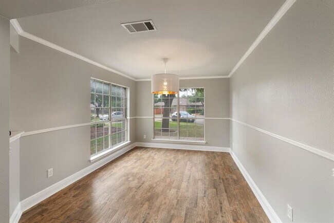 Building Photo - 1501 Van Horn Dr
