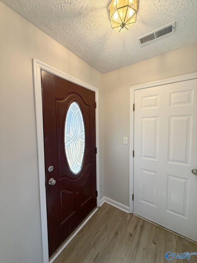 Building Photo - 160 Lewis Ln