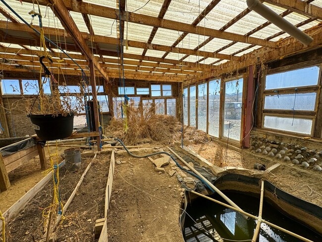 Building Photo - 400 N Smiling Dog Trail
