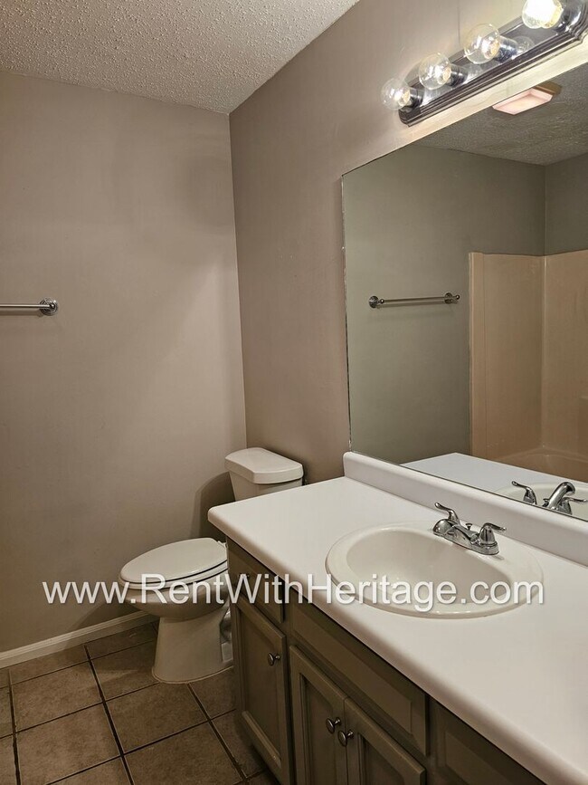 Building Photo - Gorgeous 4bd / 2.5 in Popular Arbor Statio...