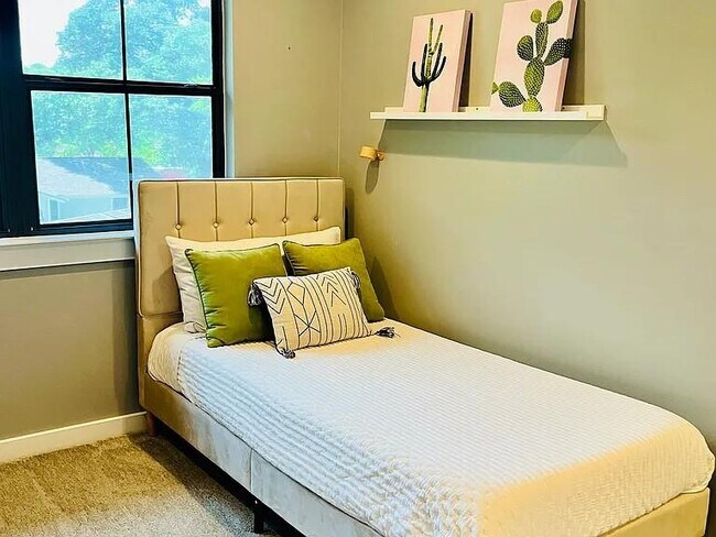 Building Photo - 2305 Comburg Castle Way