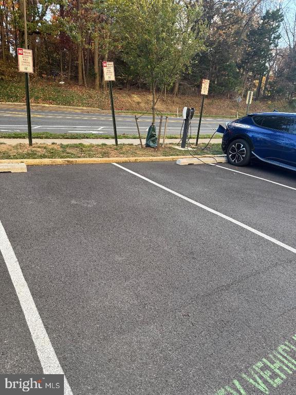 Building Photo - 2500 N Van Dorn St