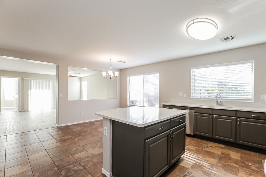 Building Photo - 7123 S 31st Dr