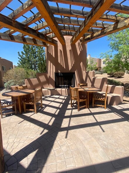Building Photo - 2210 Miguel Chavez Rd