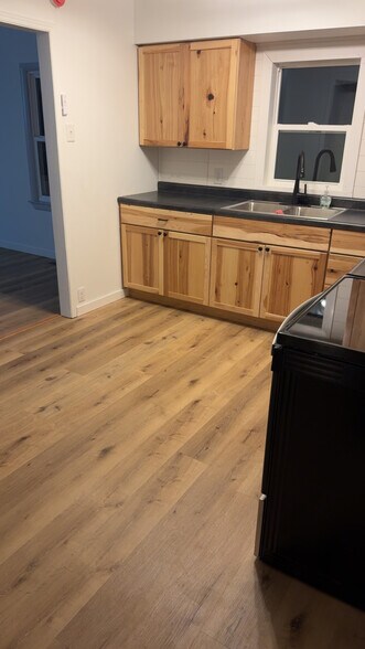 Kitchen - 7791 Whitehall Rd